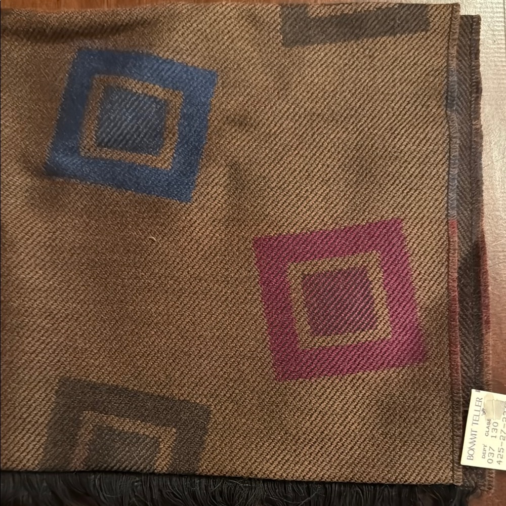 Bonwit Teller Elegant Brown Geometric Pattern scarf 💯 wool